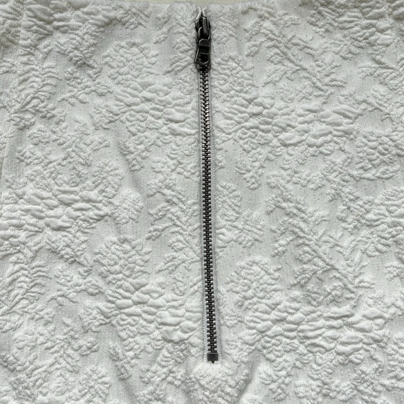 ALICE + OLIVIA Lewis Flounce Skirt size 6 - Picture 8 of 12